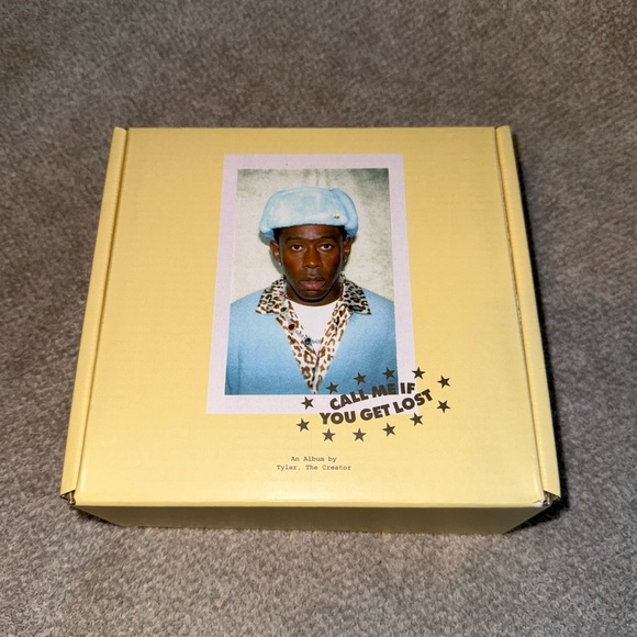 Yellow 'Call Me If You Get Lost' Box - Picture 1 of 2